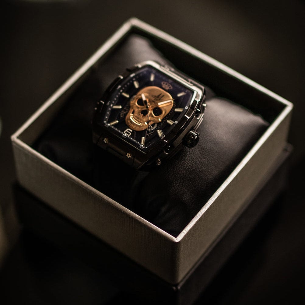 Mi Vida Loca Automatic Skull Watch schwarz mit kupferfarbenem Totenkopf auf dem Zifferblatt, in der Uhrenbox