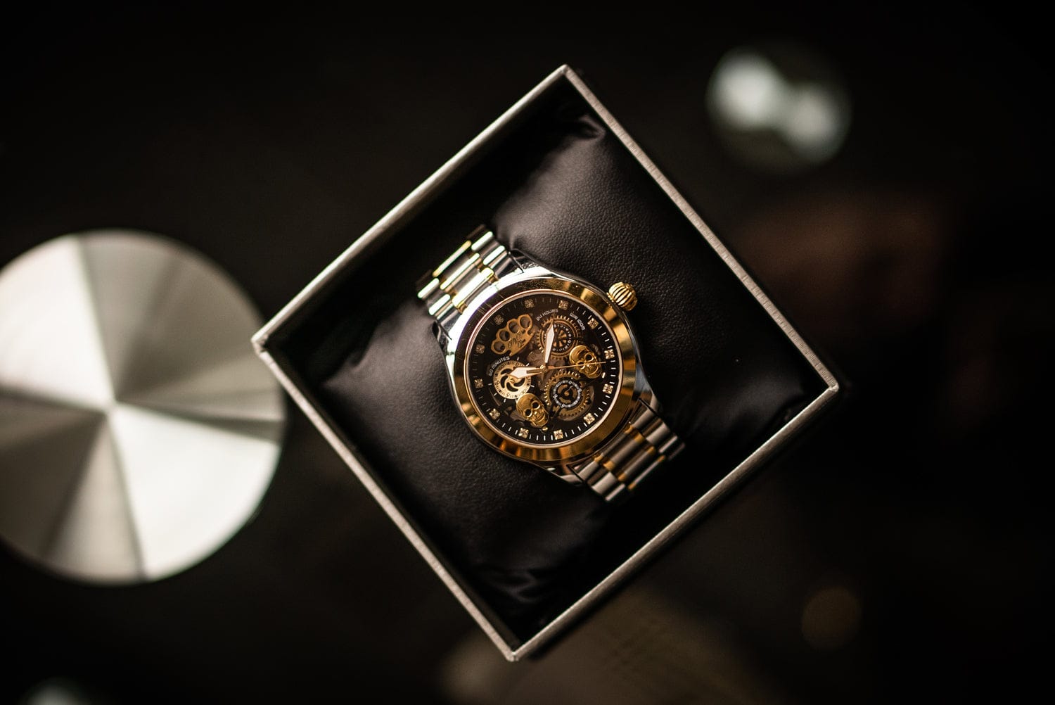 MVL "Doppelter Totenkopf" automatische Armbanduhr - silber/gold