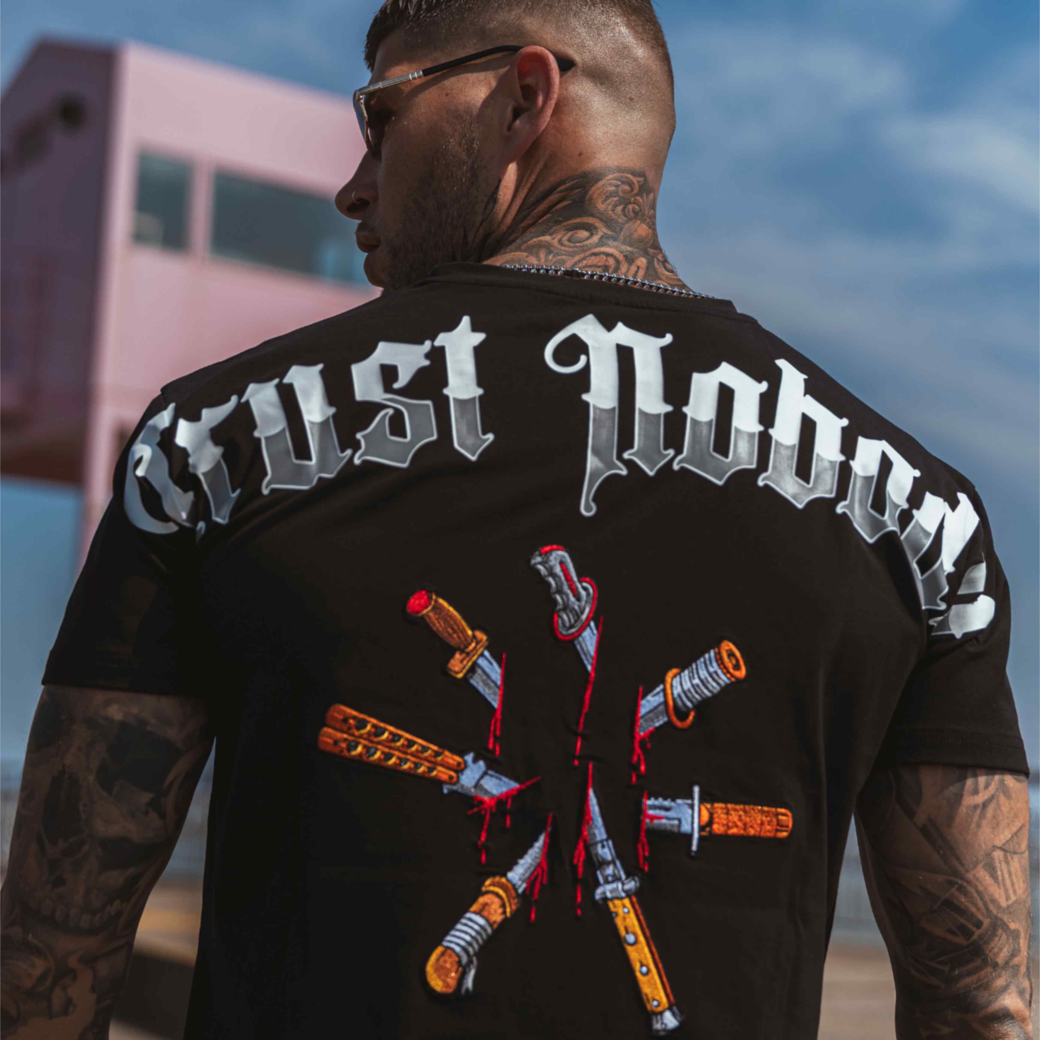 MVL „Trust nobody back stab“-T-Shirt