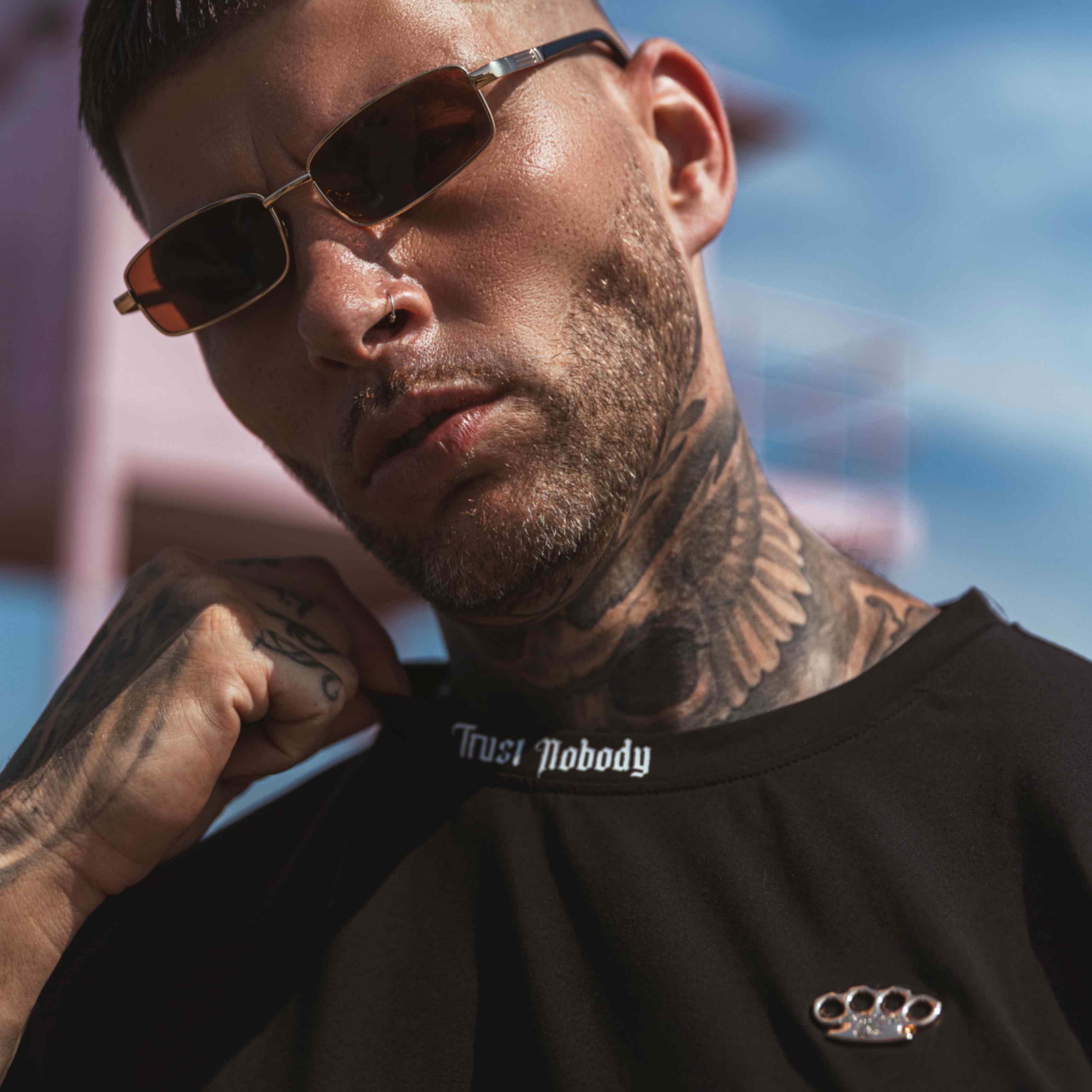 MVL „Trust nobody back stab“-T-Shirt