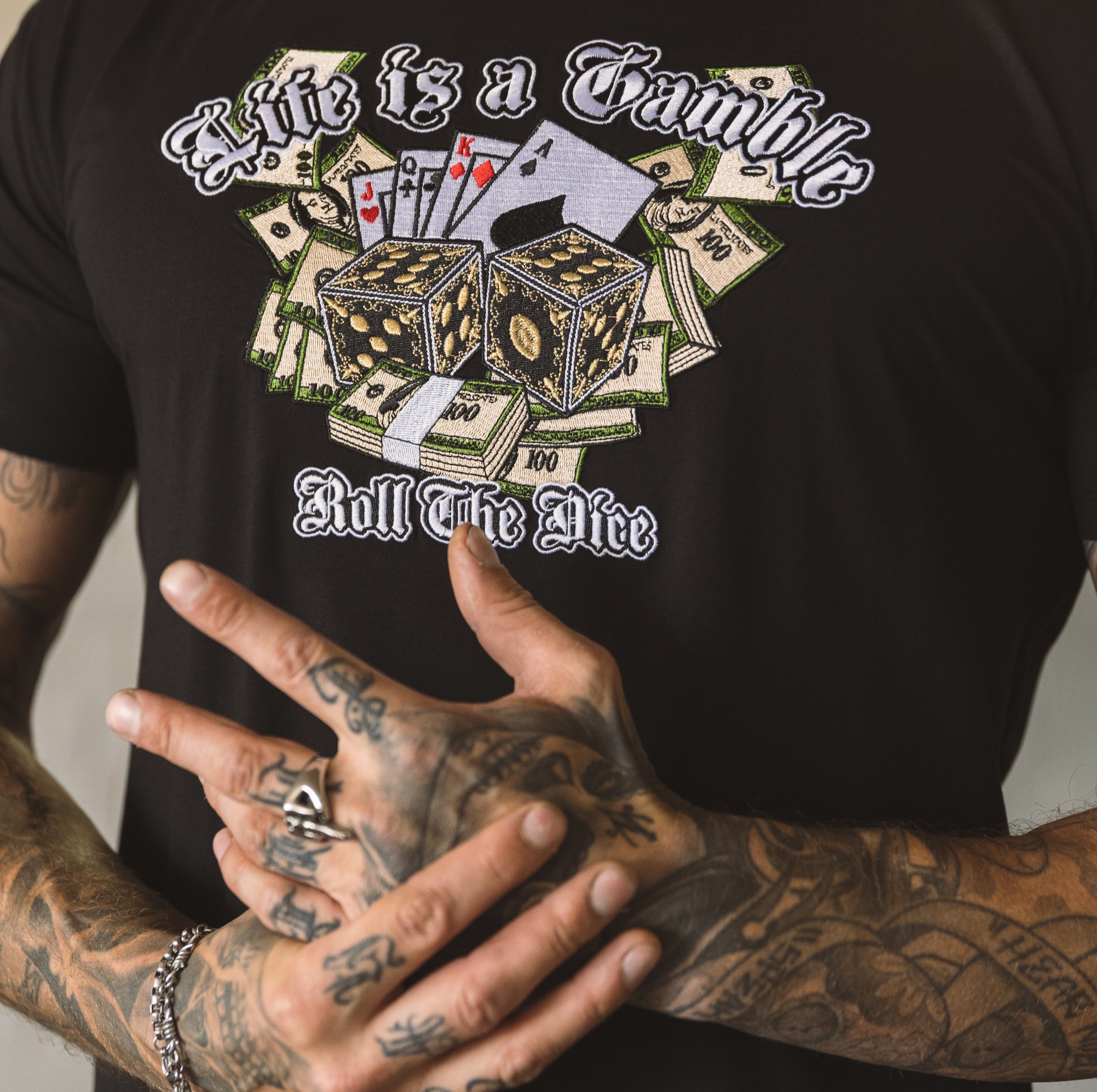 MVL Life ist ein Glücksspiel-Stickerei-T-Shirt - schwarz